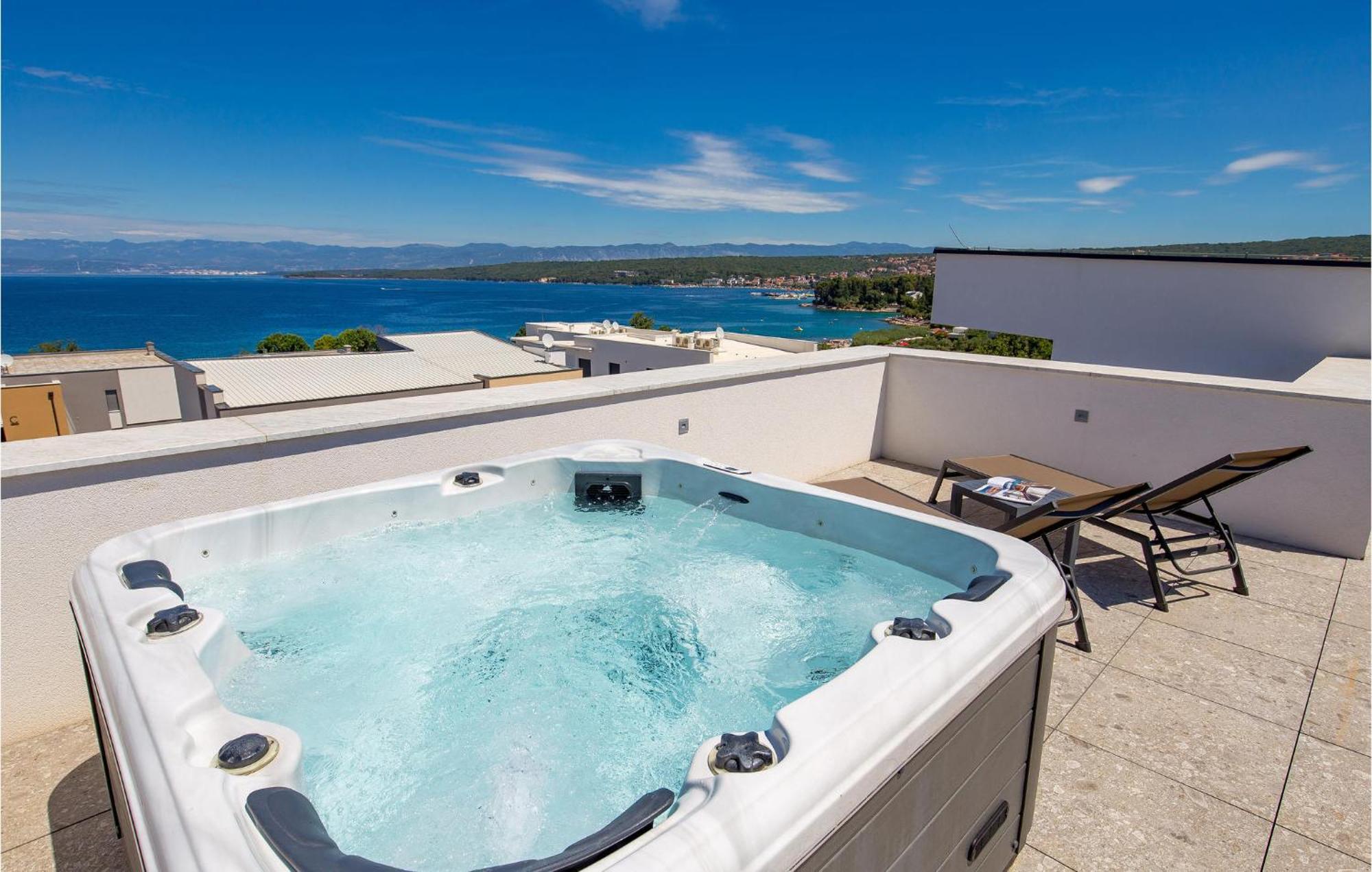 Apartment In With House Sea View